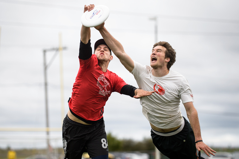 Ironside's Alex Kapinos makes the catch vs. Sockeye in quarterfinals. Photo: Paul Andris -- UltiPhotos.com