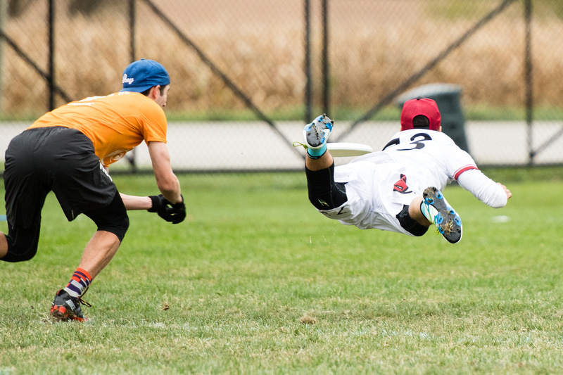 Ben Burelle (Furious George #73) with a big layout D against PoNY.  Photo: Jeff Bell -- UltiPhotos.com